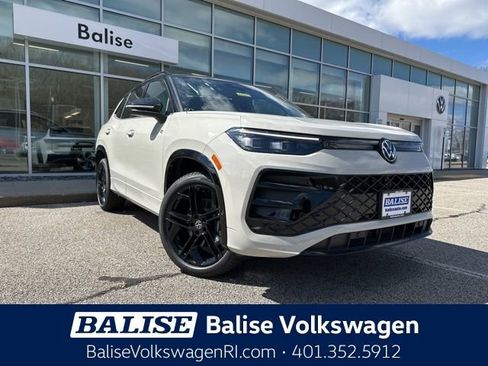 New 2026 Volkswagen Tiguan SE R-Line AWD/4WD image 1