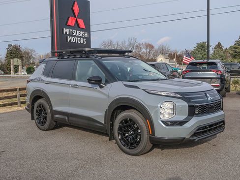New 2026 Mitsubishi Outlander AWD image 8