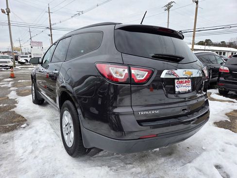 Used 2015 Chevrolet Traverse LS image 5