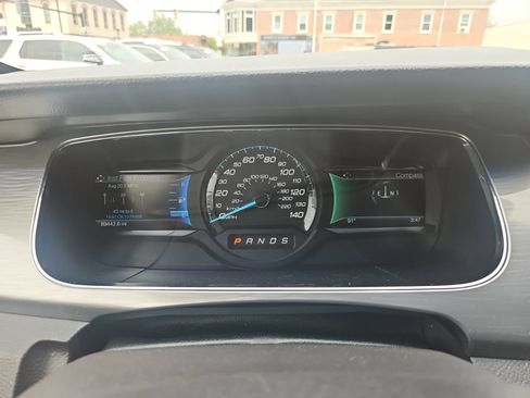 Used 2015 Ford Taurus SEL w/ Equipment Group 201A FWD image 23