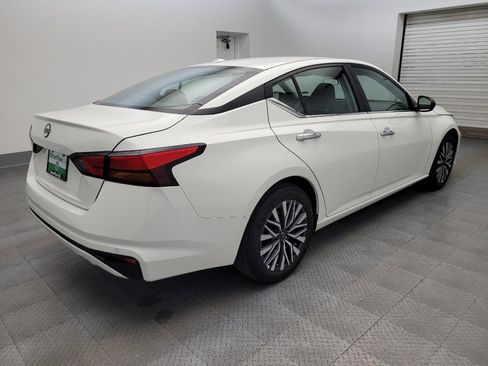 Used 2025 Nissan Altima 2.5 SV FWD image 9