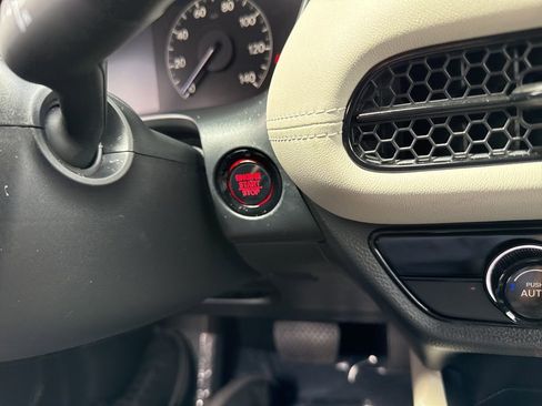 Certified 2024 Honda HR-V LX image 30