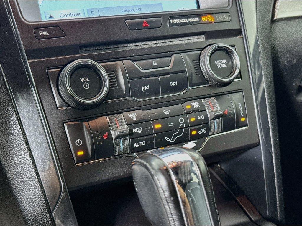 Used 2017 Ford Explorer XLT w/ Equipment Group 202A FWD image 16
