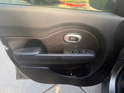 Used 2016 Kia Soul FWD image 11