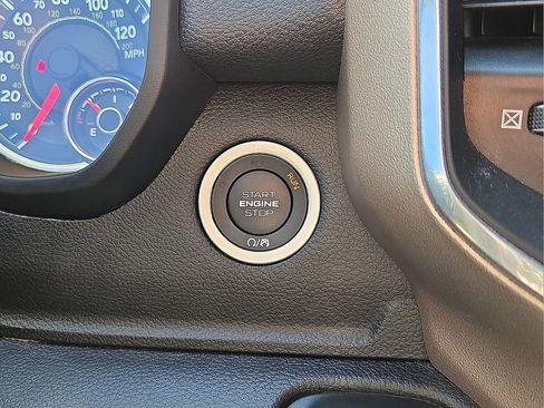 Used 2021 RAM 1500 Laramie image 32