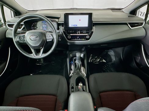 Used 2025 Toyota Corolla SE image 27