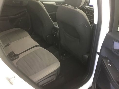 Used 2022 Ford Escape SE w/ Cold Weather Package image 17