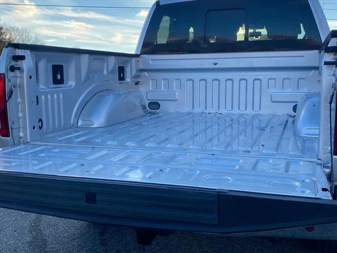 Used 2018 Ford F150 Lariat w/ Equipment Group 502A Luxury image 5