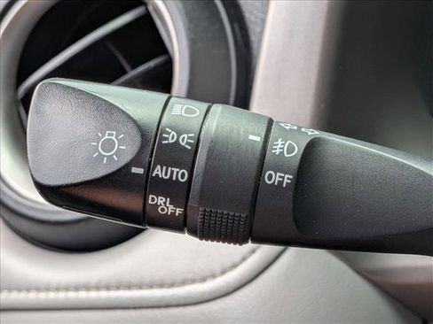 Used 2018 Toyota RAV4 XLE FWD image 9