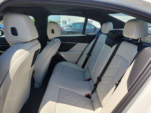 Used 2025 BMW 530i w/ M Sport Package RWD image 14