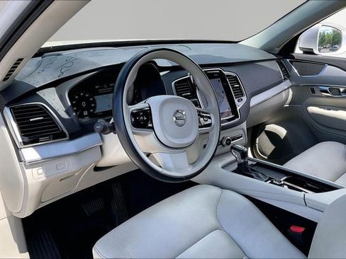 Used 2021 Volvo XC90 T5 Momentum w/ Advanced Package image 12