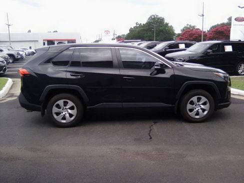 Used 2023 Toyota RAV4 LE FWD image 2