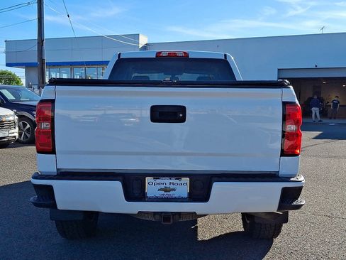 Used 2018 Chevrolet Silverado 1500 Custom w/ Custom Value Package AWD/4WD image 6