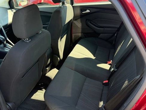 Used 2017 Ford Focus SE FWD image 7