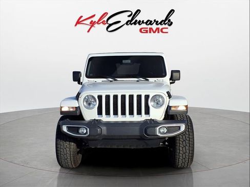 Used 2020 Jeep Wrangler Unlimited Sahara image 2