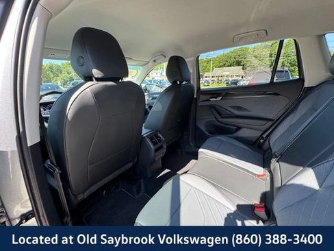 Used 2025 Volkswagen Tiguan SE AWD/4WD image 10