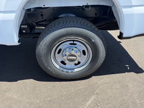 New 2026 Ford F250 XL w/ XL Chrome Package AWD/4WD image 18