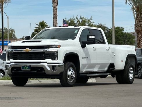 Used 2024 Chevrolet Silverado 3500 LT w/ Convenience Package RWD image 8