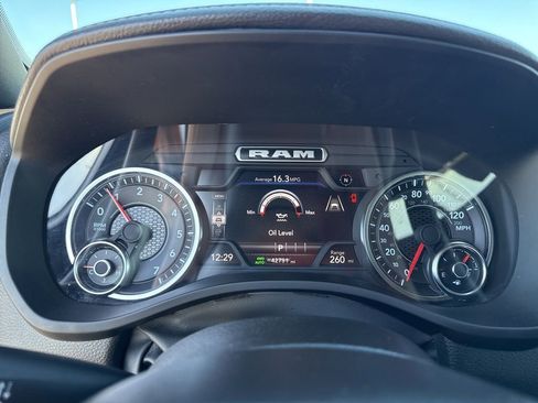 Used 2025 RAM 1500 Laramie image 26
