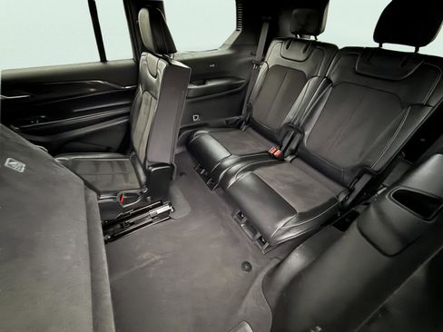 Used 2022 Jeep Grand Cherokee L Laredo image 12