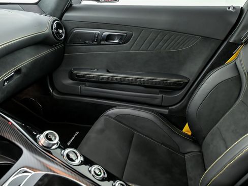 Used 2018 Mercedes-Benz AMG GT R image 35