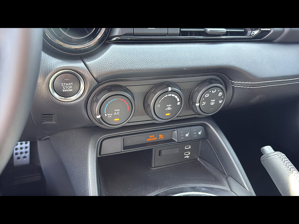 New 2026 MAZDA MX-5 Miata Club w/ Interior Package RWD image 26