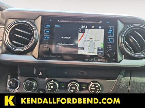 Used 2019 Toyota Tacoma TRD Off-Road w/ Technology Package AWD/4WD image 15