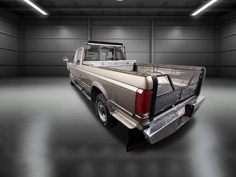 Used 1993 Ford F250 XL image 3