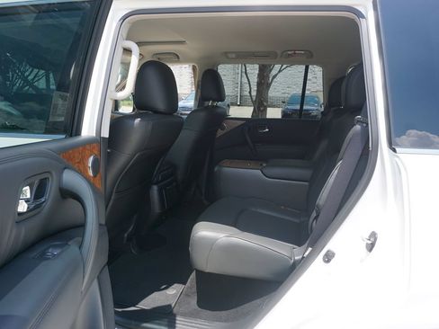 Used 2024 Nissan Armada SL w/ Captain's Chairs Package AWD/4WD image 15