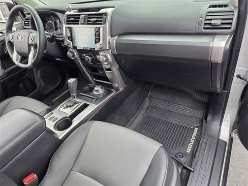 Used 2022 Toyota 4Runner SR5 Premium image 19
