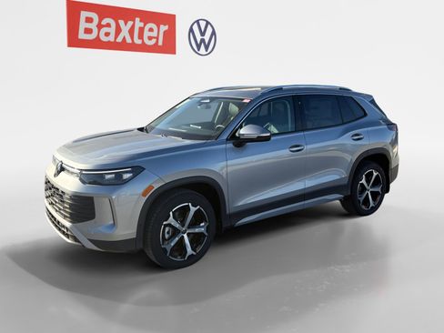 New 2025 Volkswagen Tiguan SE image 15