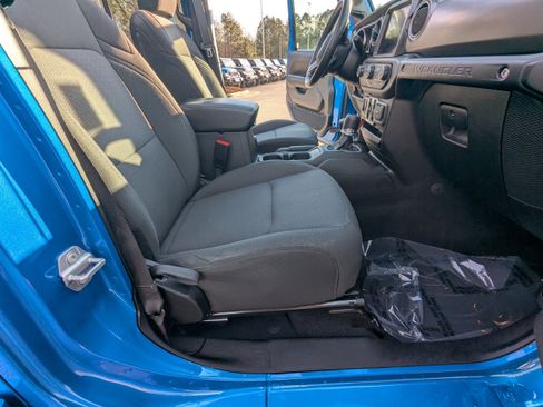 Certified 2022 Jeep Wrangler Sport S w/ Sun And Sound Package image 14