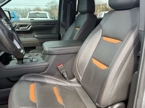 Used 2024 GMC Sierra 1500 AT4 w/ Technology Package image 11