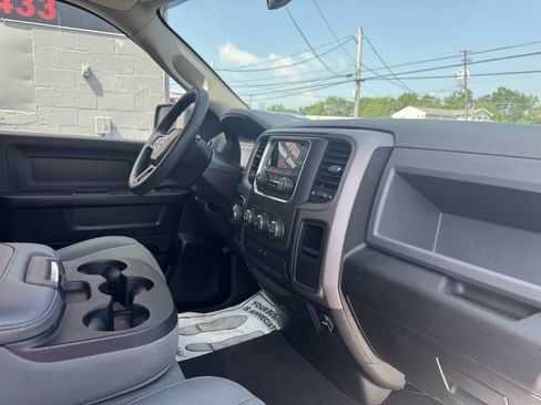 Used 2018 RAM 1500 Express AWD/4WD image 25