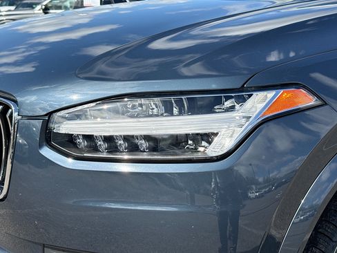 Used 2023 Volvo XC90 B5 Core w/ Protection Package Premier image 9
