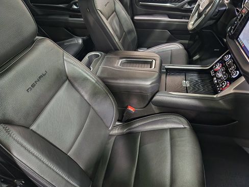 Used 2021 GMC Yukon Denali w/ Denali Ultimate Package AWD/4WD image 32