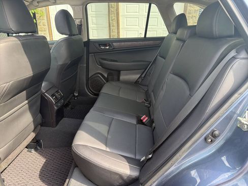 Used 2017 Subaru Outback 2.5i Limited AWD/4WD image 17