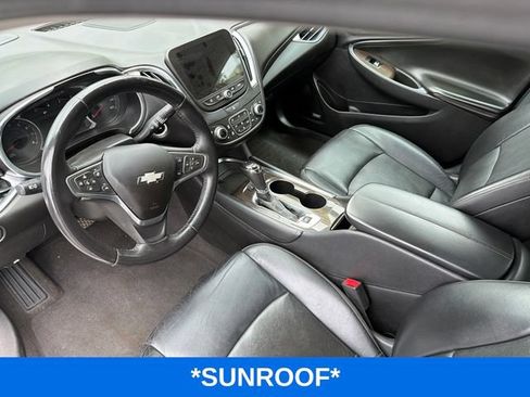 Used 2018 Chevrolet Malibu Premier w/ Premier True North Edition FWD image 6