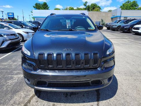 Used 2016 Jeep Cherokee Latitude w/ Cold Weather Group AWD/4WD image 2