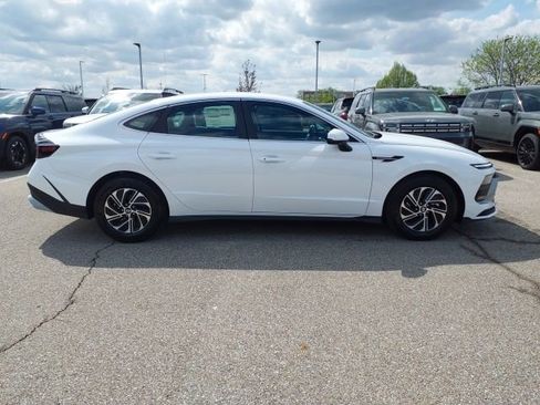 New 2026 Hyundai Sonata Blue FWD image 5