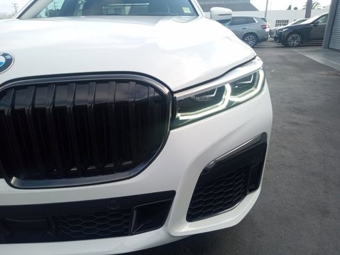 Used 2022 BMW 750i xDrive w/ Autobahn Package image 9