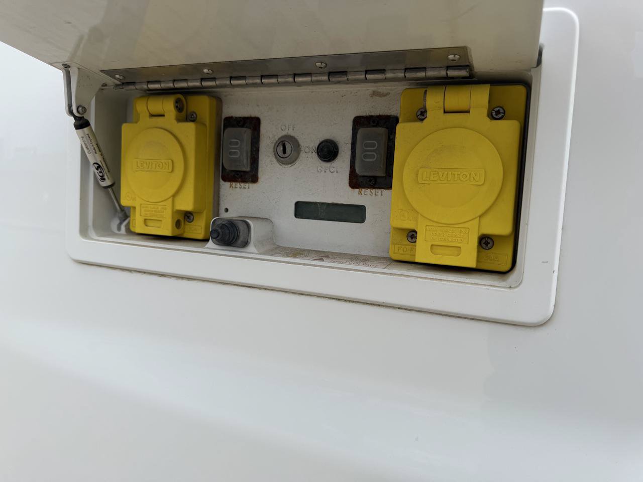 Used 2015 Chevrolet Express 2500 RWD image 11