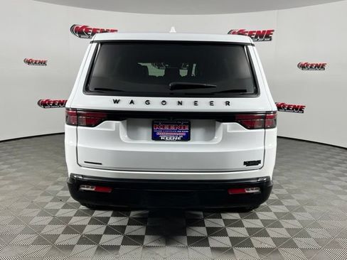 Used 2022 Jeep Wagoneer Series I AWD/4WD image 7