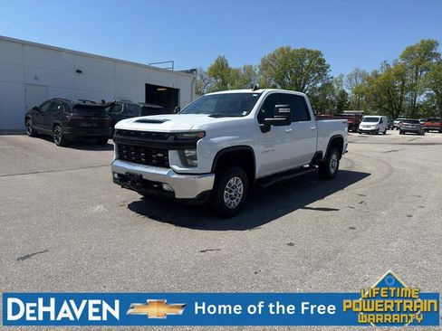 Used 2023 Chevrolet Silverado 2500 LT w/ Convenience Package AWD/4WD image 2