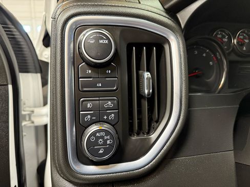 Used 2022 Chevrolet Silverado 3500 LT w/ Convenience Package AWD/4WD image 11