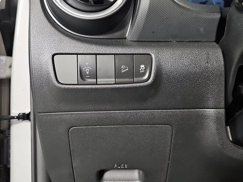 Used 2022 Hyundai Kona Limited AWD/4WD image 23