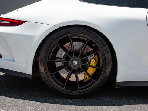 Used 2018 Porsche 911 GT3 RWD image 41