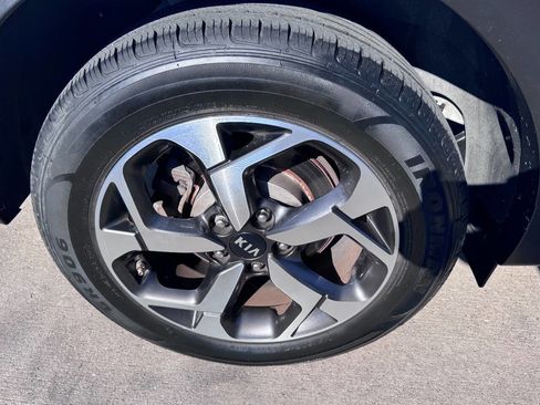 Used 2020 Kia Sportage LX image 5