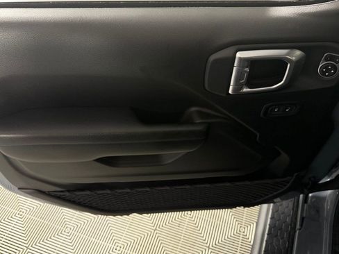 Used 2024 Jeep Wrangler Unlimited w/ Technology Group AWD/4WD image 24