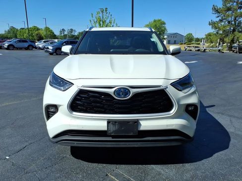 Used 2021 Toyota Highlander XLE image 8